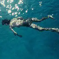 男士泳池头像_游泳池帅气美男头像