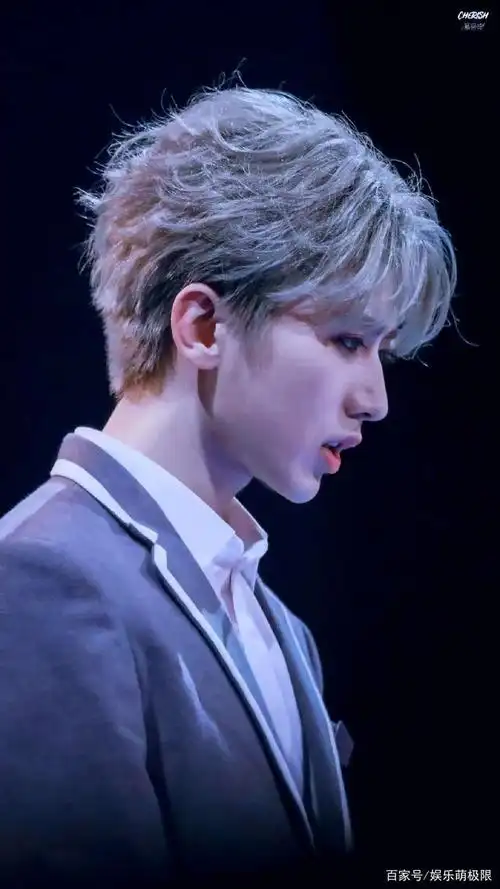 《青春有你2》蔡徐坤侧颜杀!你认得出他吗,来测试下!