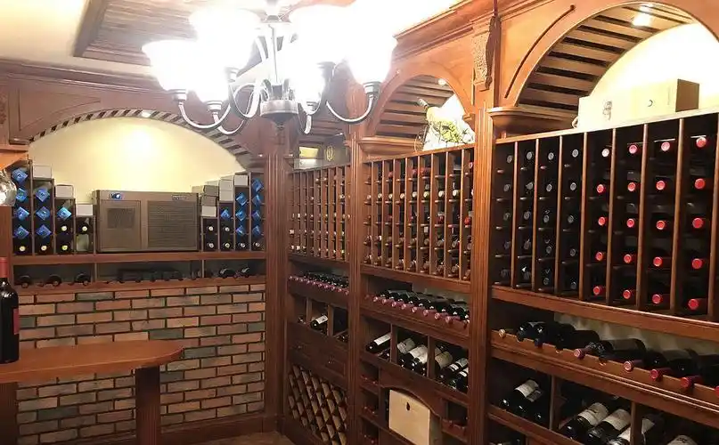福建厦门云顶别墅地下室酒窖设计效果图酒窖工程完工后酒窖图片