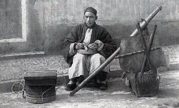 进来感受一下1897到1914年旧社会中国风俗老照片吧!