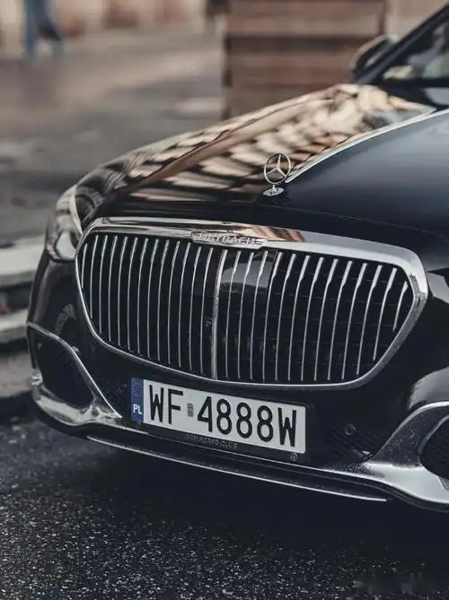 奔驰迈巴赫s580,最低售价300w起!