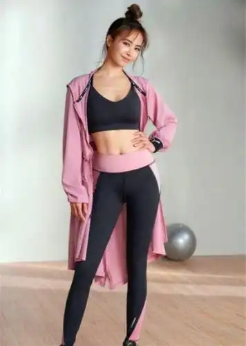 40岁蔡依林身材有多性感?穿紧身吊带装十分火辣,马甲线太吸睛