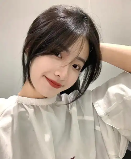 网红精致瘦脸八字刘海