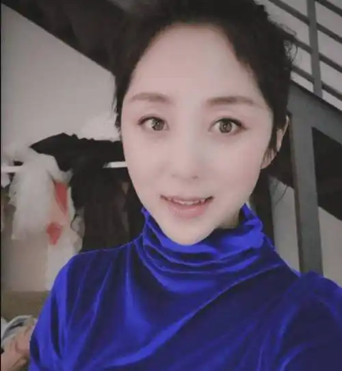 走红,因"抢"别人老公被封杀,今35岁沦为家庭主妇_郭津彤_节目_云飞