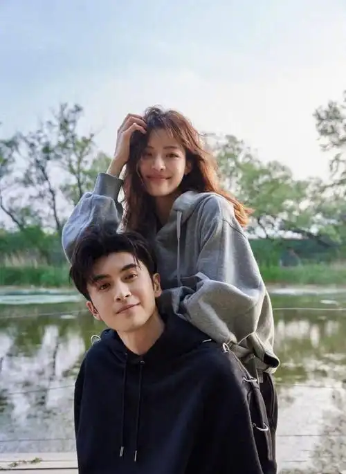 网友想问问钟楚曦是不是忘记了初心,说好要做天后为何总在谈恋爱|张翰