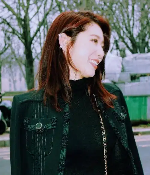 侧颜杀~#朴信惠女神#01.24香奈儿 2017 春夏高定大秀