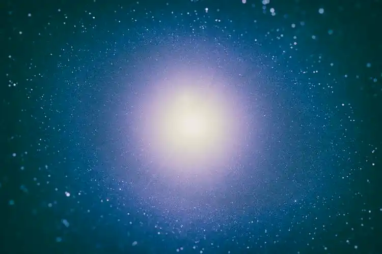 蓝紫渐变天文摄影浪漫星空光芒背景图片