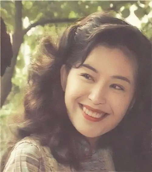 伍姑娘伍咏薇的风云情史