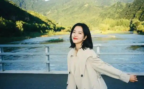 "关系户"别硬演"影视美人",满屏都是富二代,内娱没人了吗?