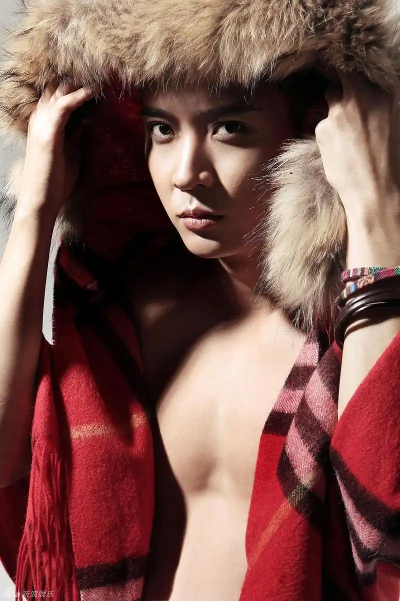 组图:张丹峰狂野写真熟男魅惑_高清图集_新浪网