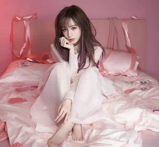 原创当年王心凌含泪跳爱你送别好姐妹许玮伦现场观众都哭了