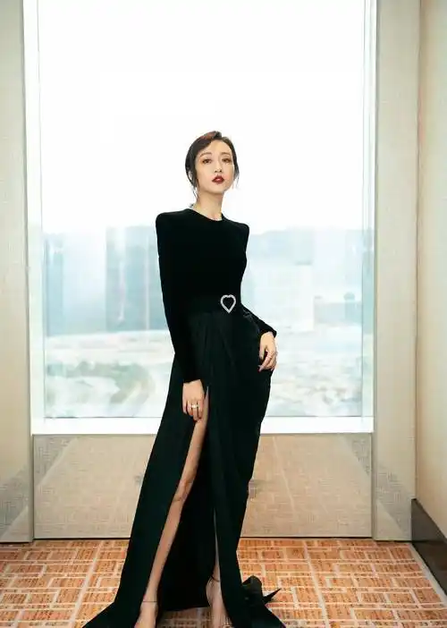 王鸥罕见曝光参加选美比赛视频,满满的胶原蛋白,谁要是娶了她真是捡到