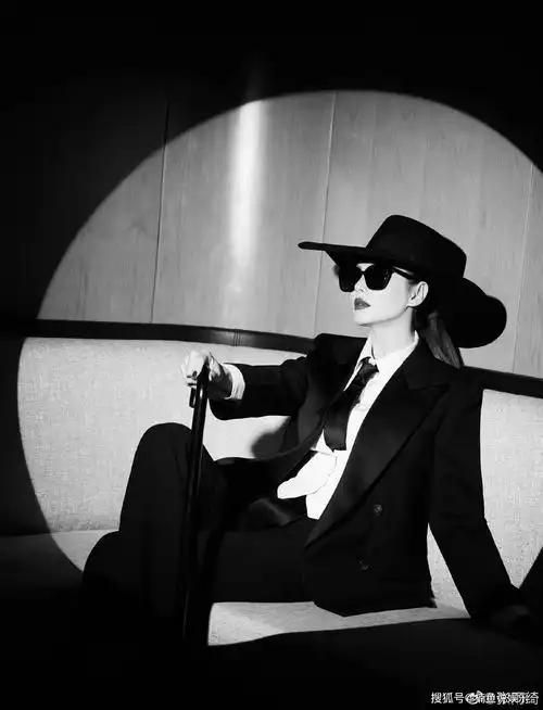 原创张雨绮不愧是霸气女王穿西装戴礼帽a范十足百老汇氛围感满满