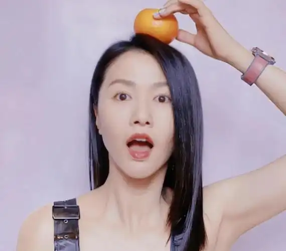 回顾娶了摇滚女神谭维维生下一儿一女陈亦飞的生活幸福吗