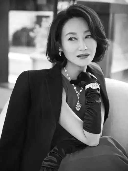 "我经历了20岁的风华正茂 30岁的落魄流离 50岁再获成功 而对60的我