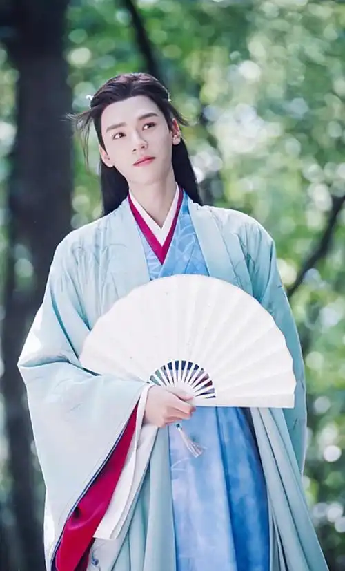 古装执扇四大美男,龚俊邪魅一笑太勾人,罗云熙风度翩翩有仙气!