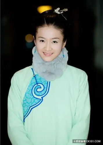 飾 程英▼王雙 飾 完顏萍▼馬櫻喬 飾 耶律燕▼完顏萍(左)與耶律燕(右