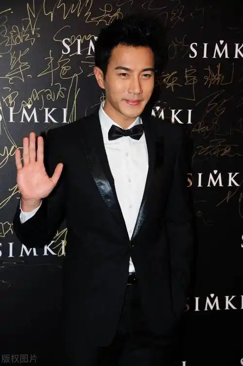 刘恺威接小糯米放学引争议,网友:别拿孩子当噱头!_女儿_杨幂_成长