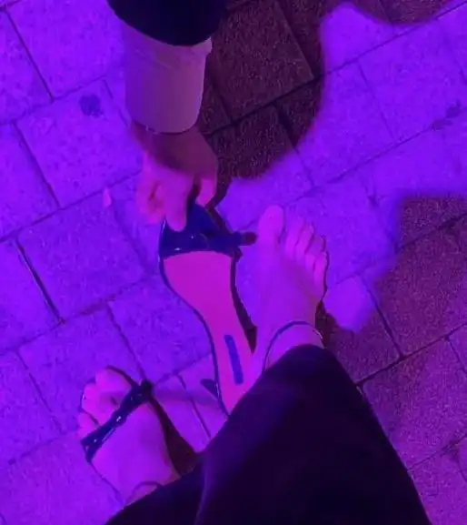 大瓜!权志龙与郑秀晶共度烛光晚餐,恋情疑似曝光?