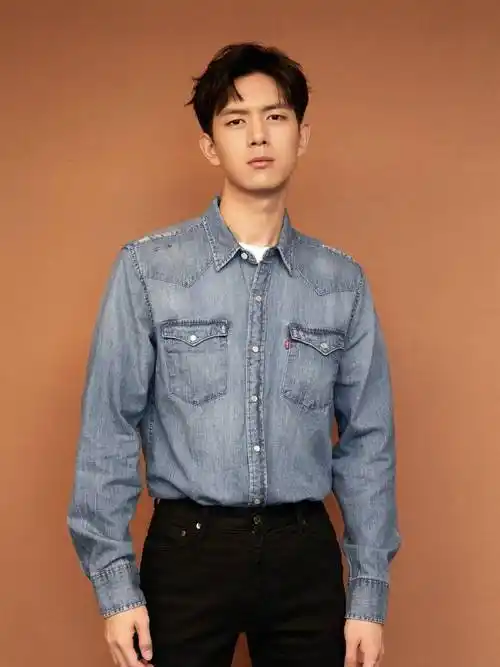 原创李现宅家任凭胡子疯长晒素颜照营业刮掉胡子清新帅气