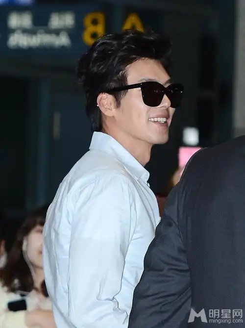 玄彬现身广州机场欲将首次挑战古装戏玄彬图片