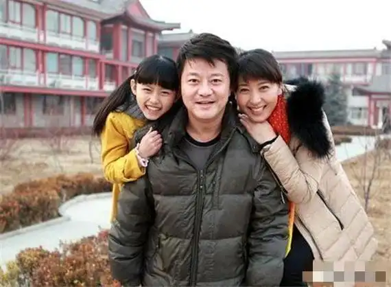 她遇见了第一任丈夫林越