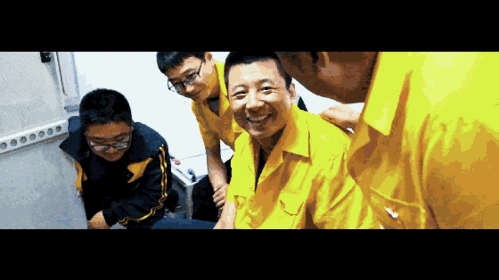 呼铁微电影《国门下党徽闪闪》,他身上一定有你的影子!