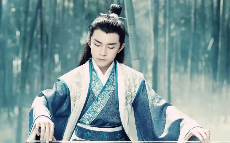 【易烊千玺】易烊千玺古风角色混剪,配上明月天涯,少年江湖恩仇快意!