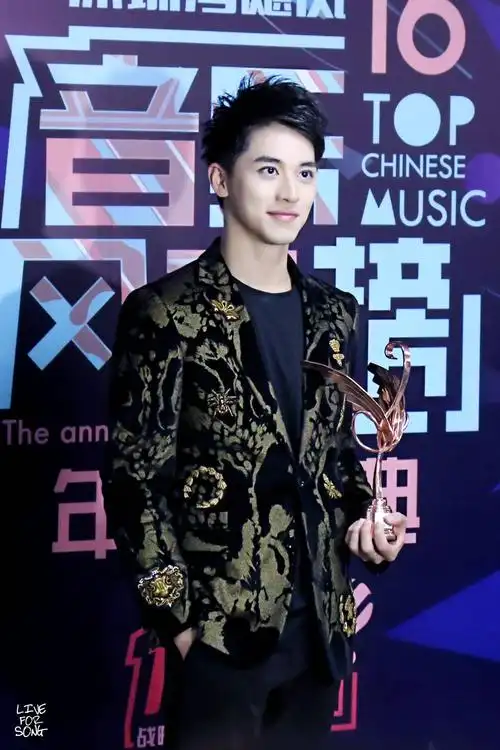 5签唱会#20160409 第十六届音乐风云榜后台采访