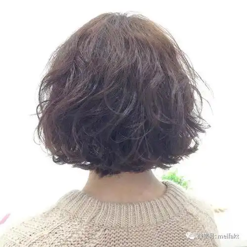 波波头这样烫一烫,马上变时尚