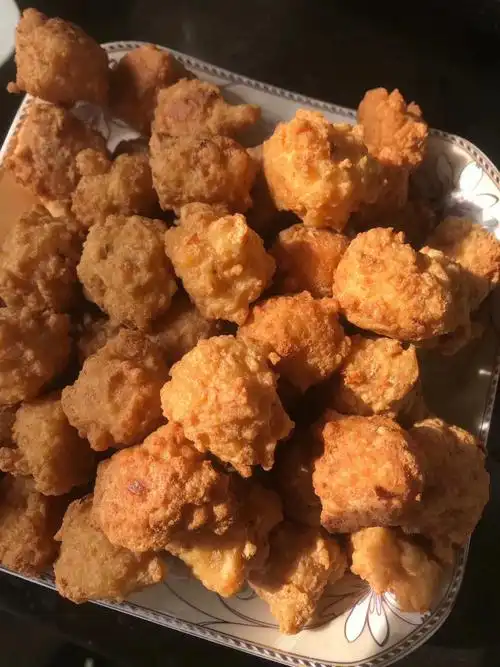 油炸肉丸豆腐丸子油炸萝卜素丸子油炸南瓜