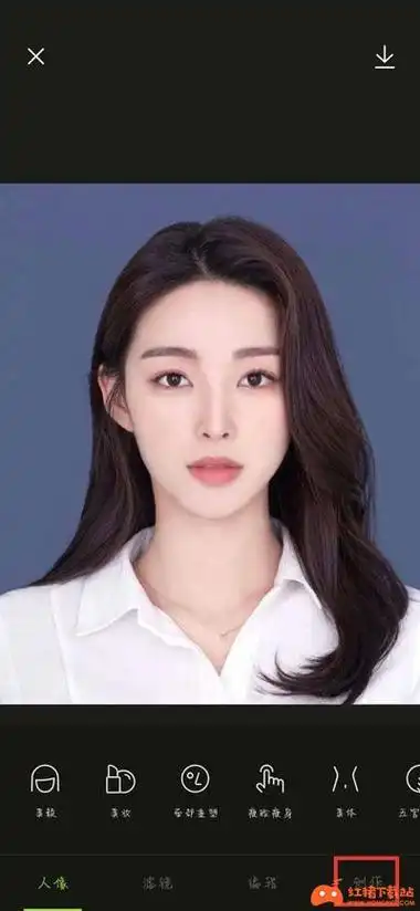 1,打开手机中的醒图app,在首页点击【导入图片】导入自己的正脸照片