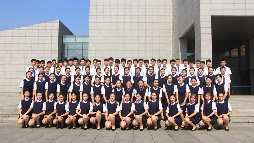 世纪扬帆于冉学姐告诉大家主要看你报考哪种空乘专业学校,空乘专业