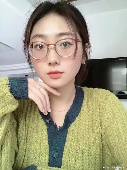 南昌华厦陈大复院长为我做全飞秒近视手术让我彻底摆脱眼镜束缚