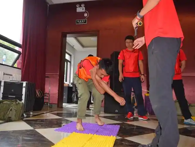 搞漏洞攻防的安全分析师在指压板上转晕也保证安全不脱轨搞定客户十拿