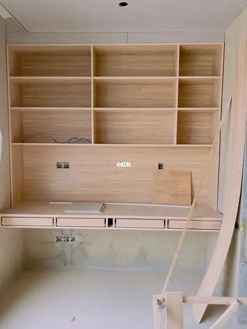 木工打的书桌半成品完成