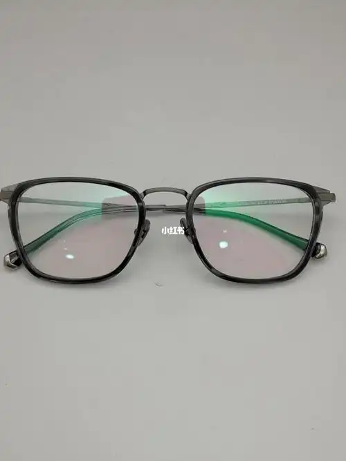 精致男女必戴的一副眼镜