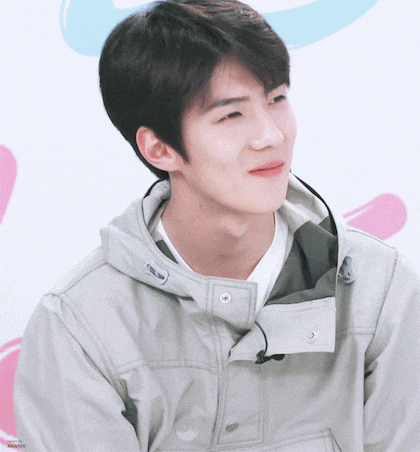 吴世勋# 太喜欢小芬的笑容了真是看到就被治愈我们小乖一定是吃