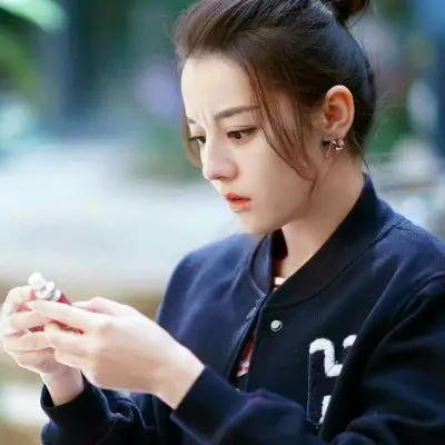 迪丽热巴头像大全(一) - 高清头像 - 潮人个性网