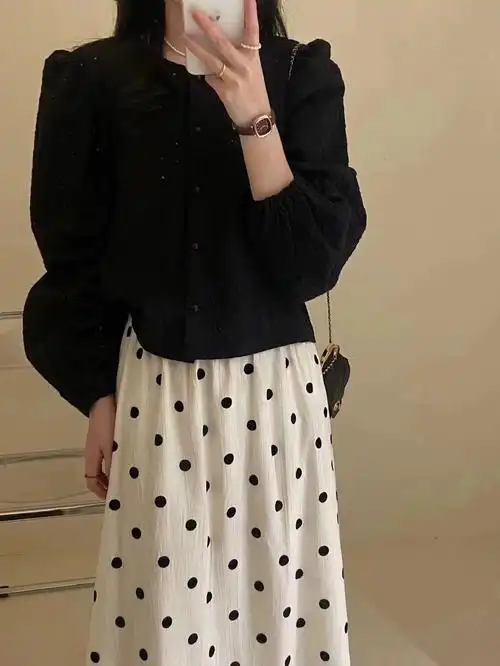 镂空衬黑波点半裙