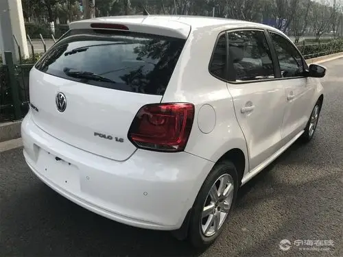 大众波罗1.6自动挡 白色 6.8 万精品车况,好车不等人