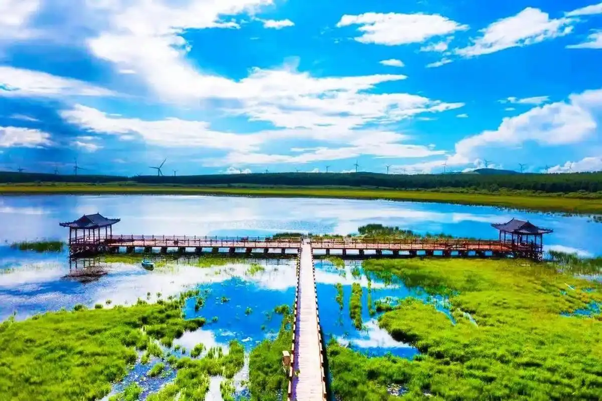 承德木兰围场/坝上草原,御道口牧场景点推荐 月亮湖 月亮湖景区位于棋