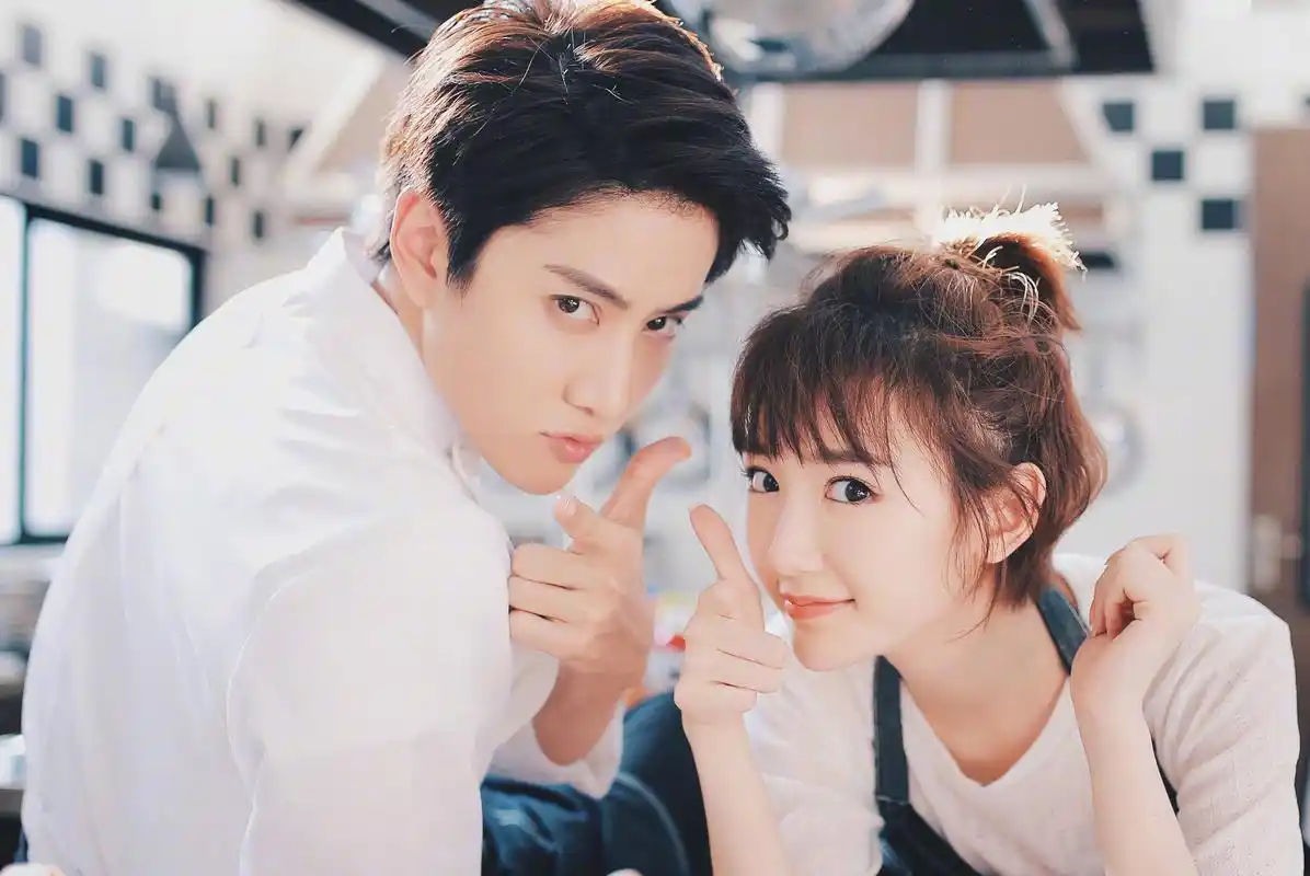 前方高甜!《美味奇缘》泰星mike牵手毛晓彤解锁欢喜冤家的终极模式啦!