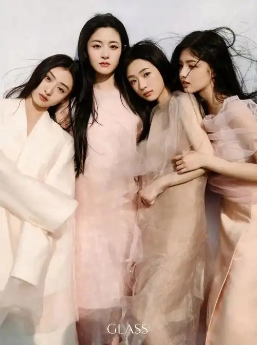 00后新四小花?强捧之耻还是未来可期?