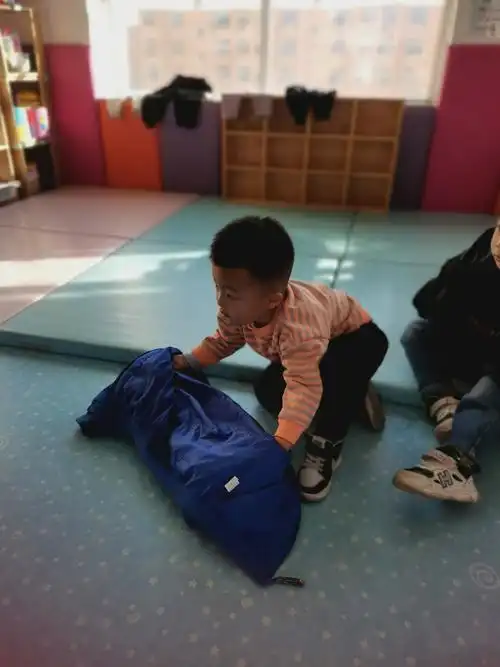 (德育)养成教育——我会穿衣服