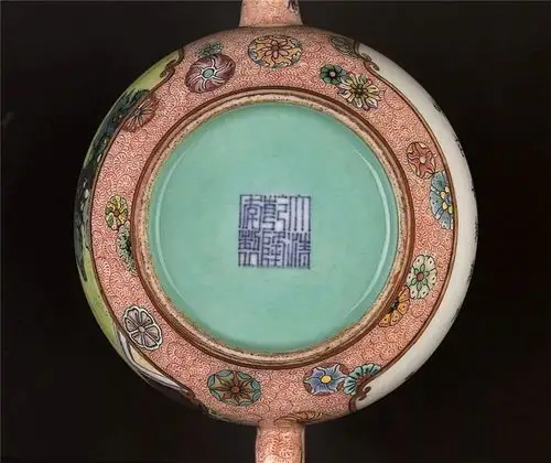 清乾隆粉彩御制诗茶具:紫禁城中的文人情怀