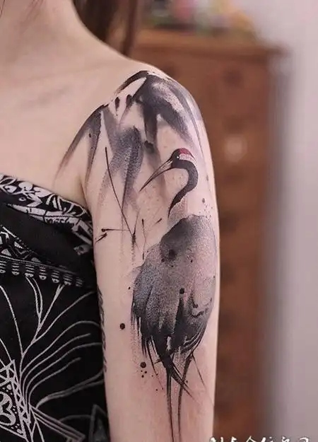 个性仙鹤大腿鹤舞潇湘,好看的中国风仙鹤花臂纹身tag标签:中国中国风