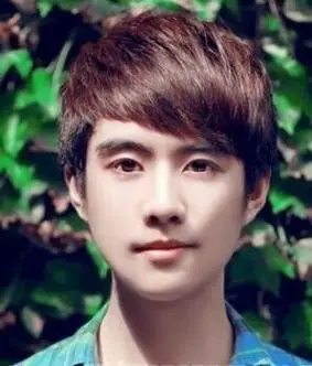 男生斜刘海发型图片(男生斜刘海发型精选)