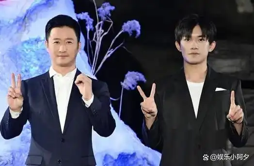 他的身高达到了178厘米,而"战狼"吴京则是175厘米高,两人站在一起可以