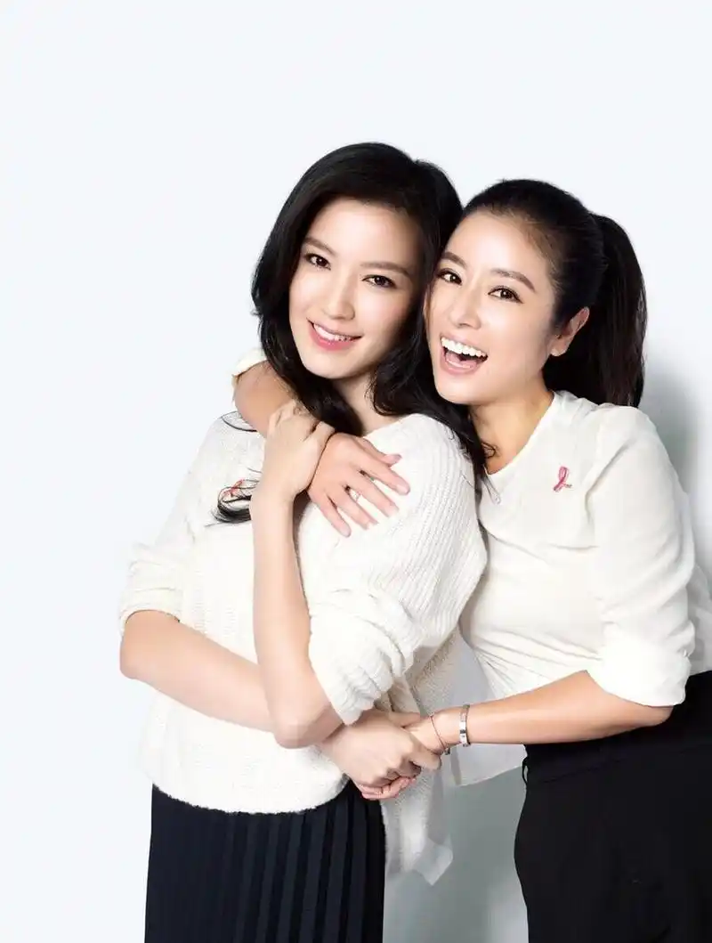 林心如官宣新剧,与林熙蕾亲吻 林心如,林熙蕾在新剧《此时此刻》的